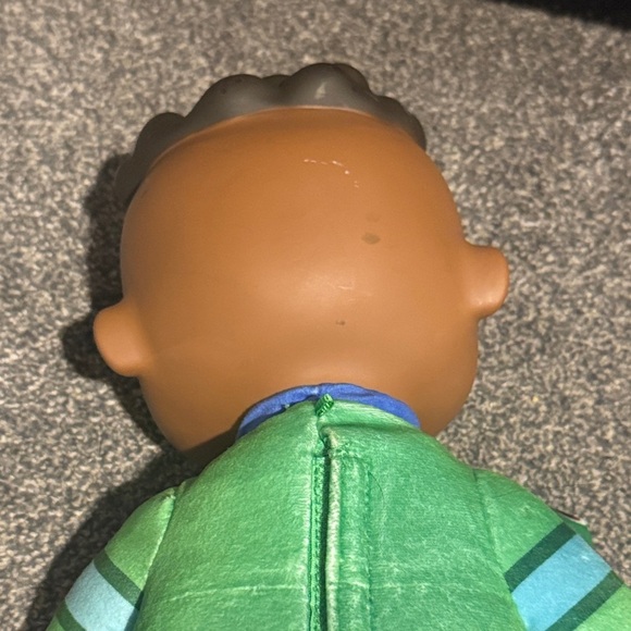 CoComelon JJ and Cody 12” Singing Plush Doll Set - Green and Blue - Picture 6 of 7